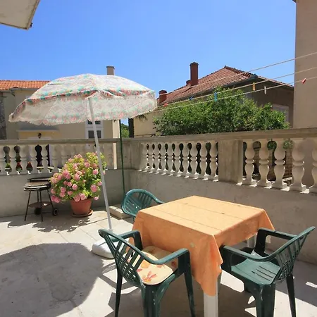 Apartment Apartments With A Parking Space Sali, Dugi Otok - 447 *