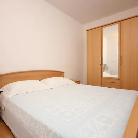 Apartments With A Parking Space Sali, Dugi Otok - 447 *